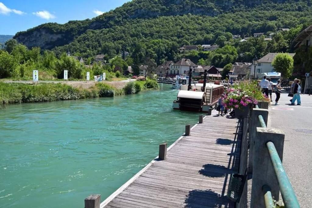 Le Portougais, Chalet A Chanaz, La Petite Venise Savoyarde Zewnętrze zdjęcie