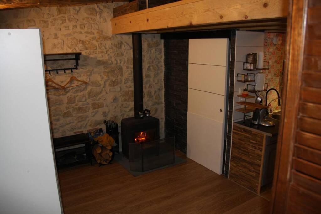 Le Portougais, Chalet A Chanaz, La Petite Venise Savoyarde Zewnętrze zdjęcie